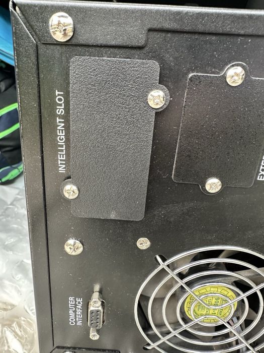 UPS EATON 3000 VA / 2700W - топ състояние