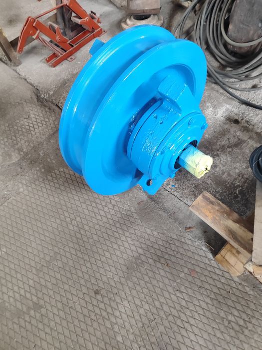 Продам колёса крановые, разные