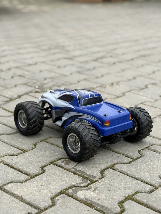 Automodel rc Xcite oneten monster truck 1:10 brushless