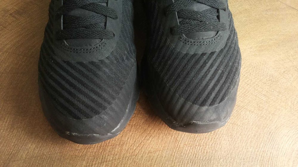 NIKE AIR MAX INVIGOR SE Размер EUR 43 / UK 8,5 маратонки 216-14-S