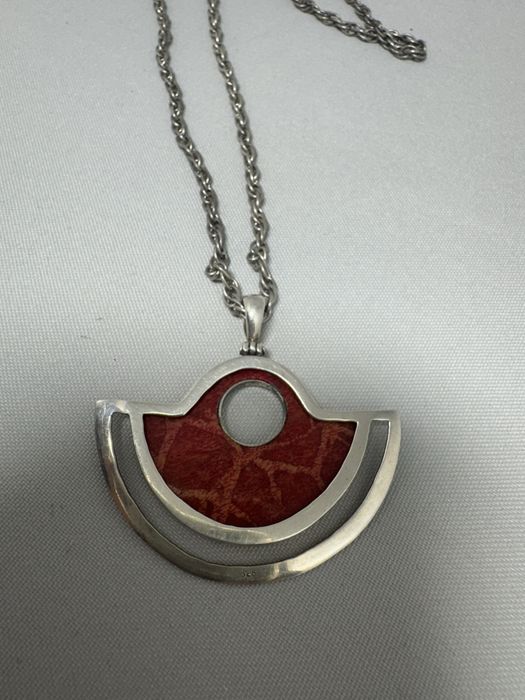 Pandantiv si lant din argint-coral rosu