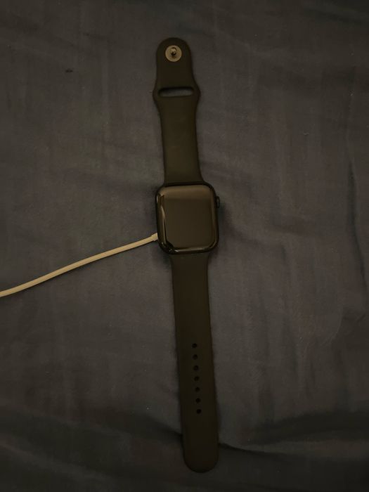 Apple watch SE (Gen 2) 44 mm midnight.