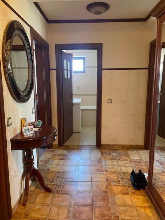 Ofer spre închiriere Apartament 2 camere decomandat etaj 2 Str. Ināului