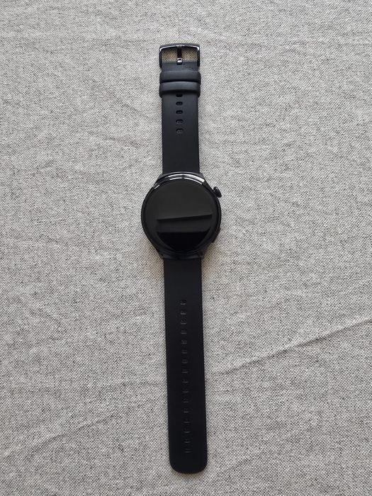 Huawei watch 4 .