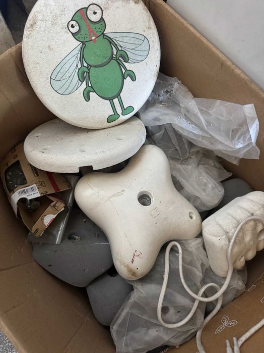 Стена за катерене, хватки за катерене