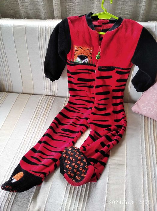 Бебешко плюшено халатче