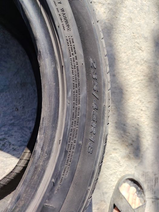 Б/у шины машины.