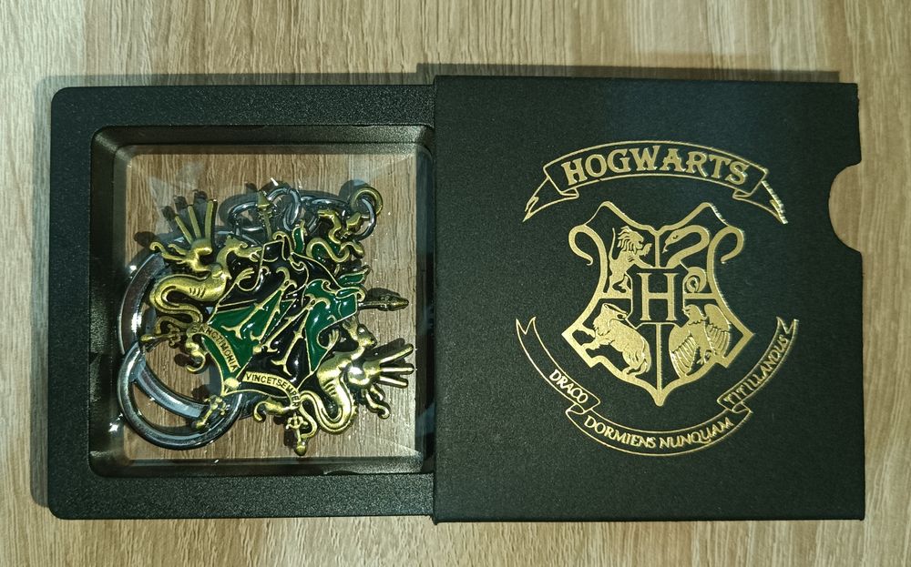 Брелоки факультетов Хогвартса!