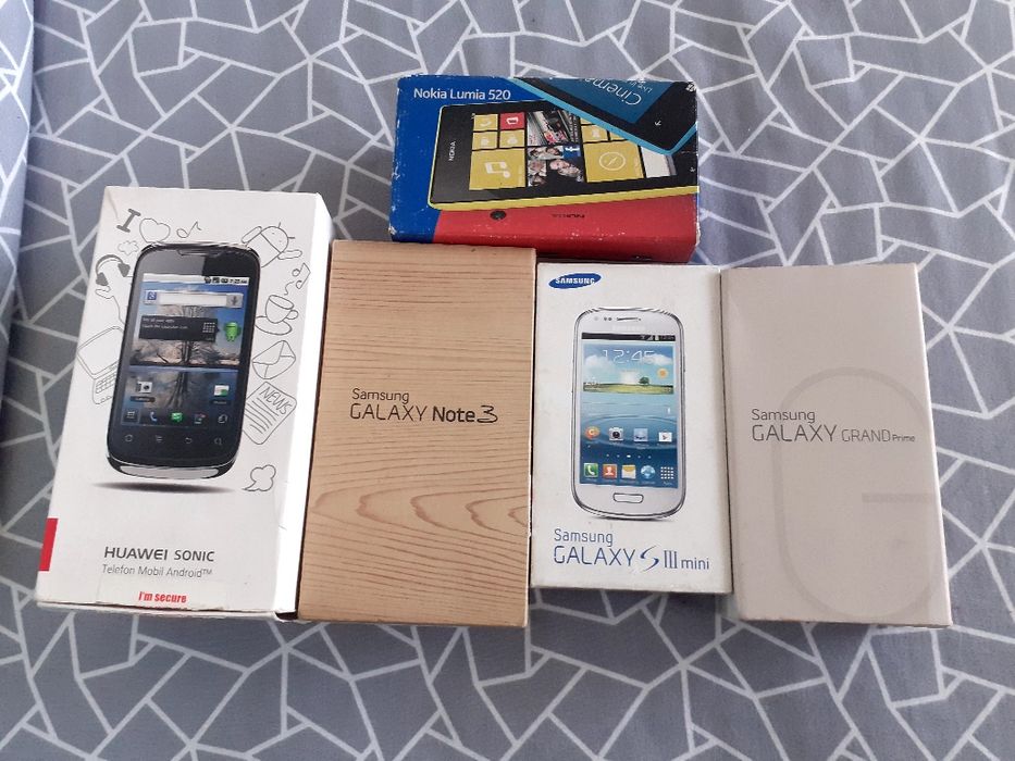 Vînd Schimb 5 Bucăți Cutii Pentru Telefoane