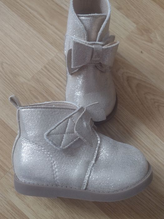 Ghetuțe fetițe aurii