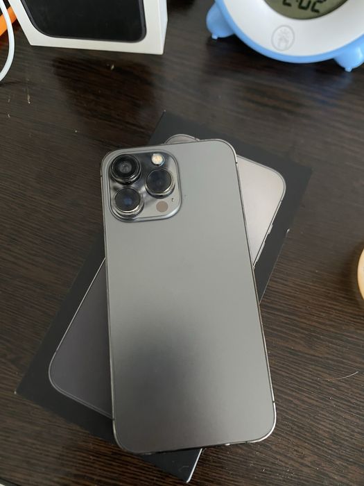 Продам IPhone 13 pro
