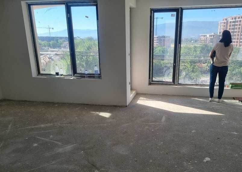 Продава се Тристаен апартамент в Пловдив, Христо Смирненски - 126 кв.м за 1250 €/кв.м - Снимка #3