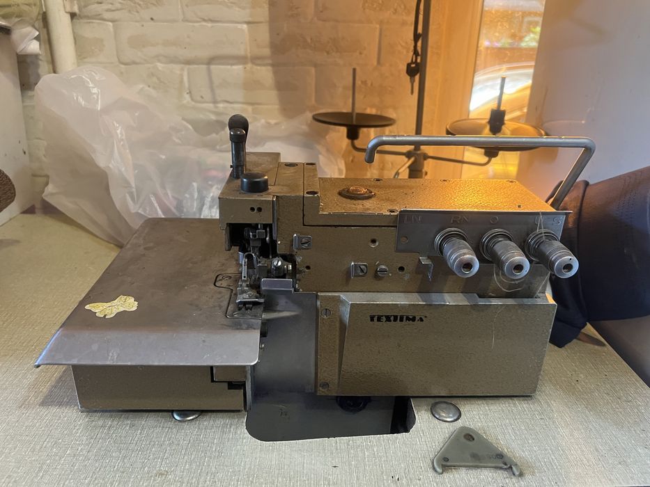 Продам оверлок Textima