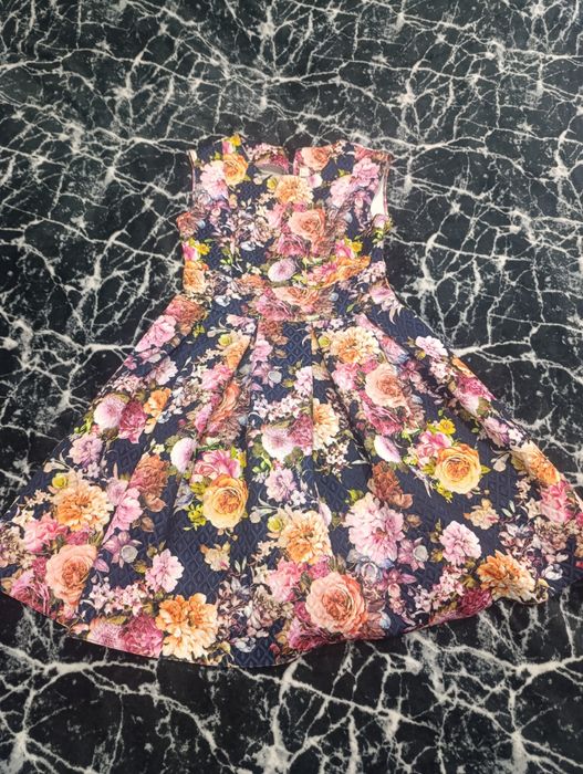 Продам платья недорого