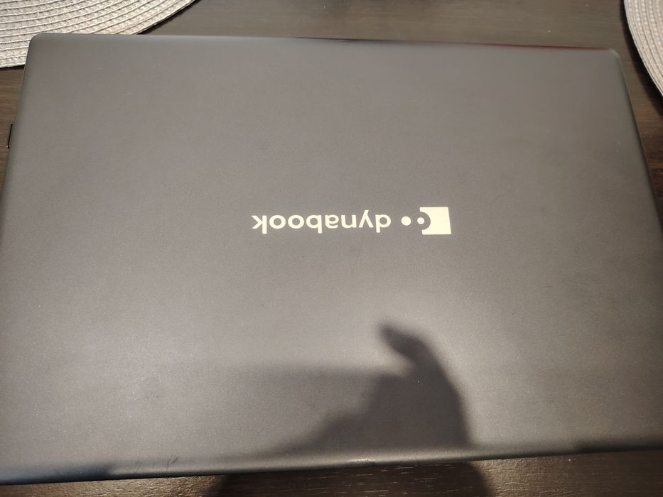 Laptop i3 toshiba dynabook 15.6'' ca nou