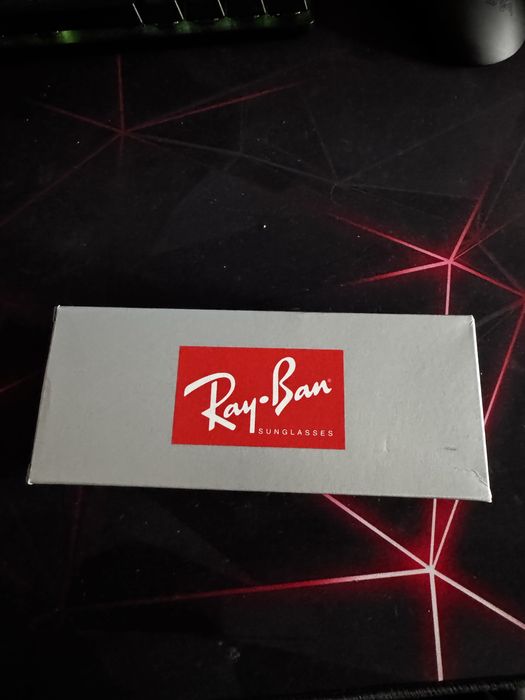 Продавам очила на марката Ray Ban