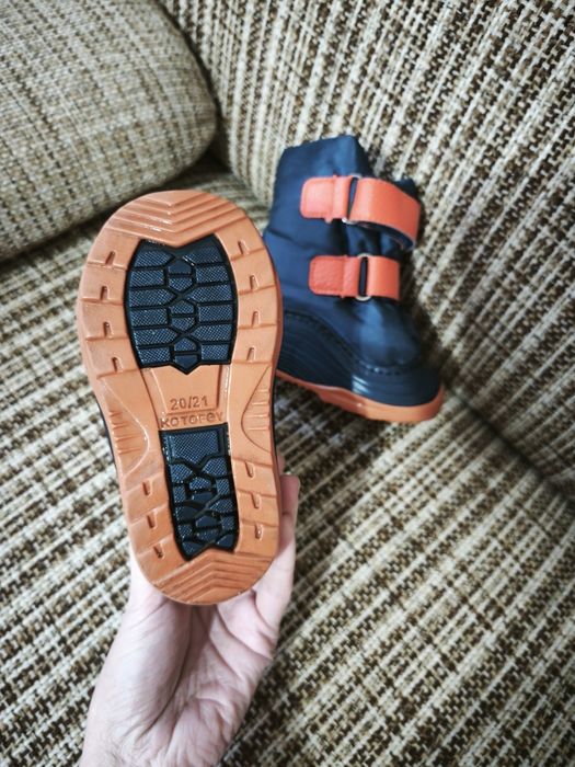 Продам дутики Котофей 20/21