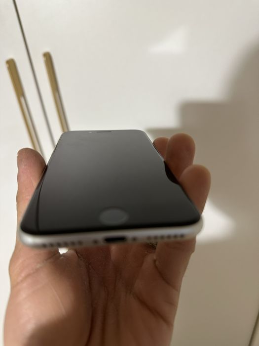 Айфон SE 2 IPhone