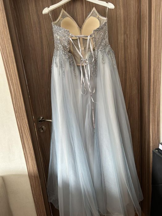 Продава официална бална рокля за абитуриентски бал или други събития