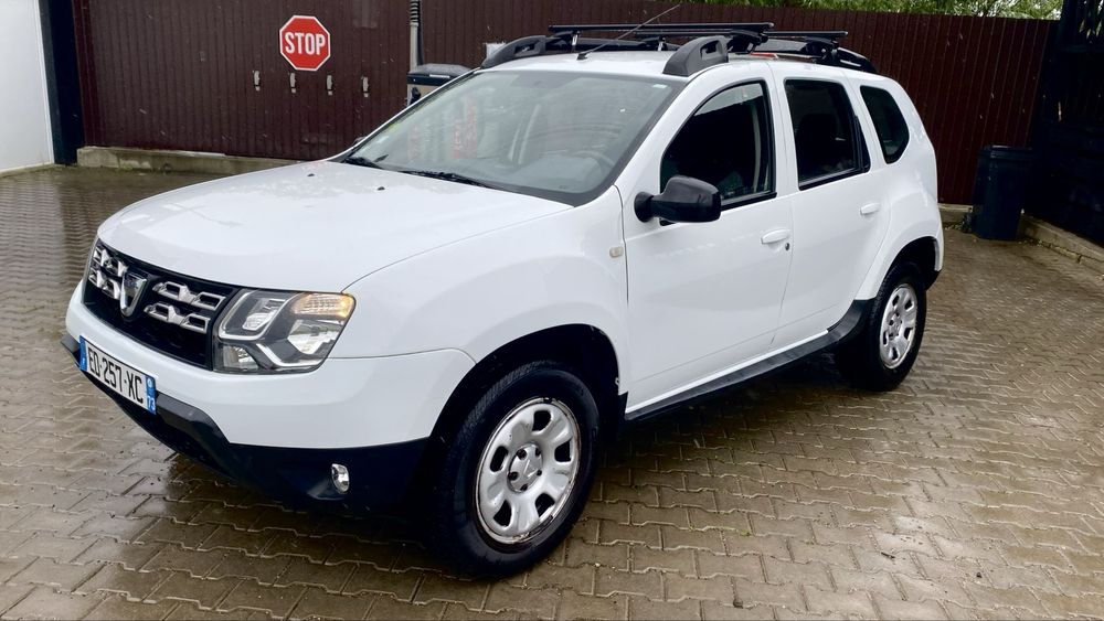 DACIA DUSTER din 2017  4x4 1.5 110 cp Euro 6 clima plata in RATE FARA AVANS / DOAR CU BULETINUL /Garantie