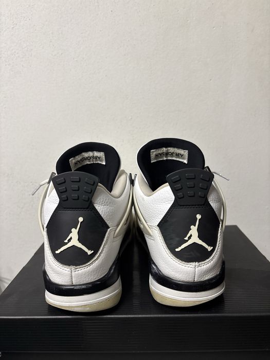 Jordan 4 Military Black (42,5)