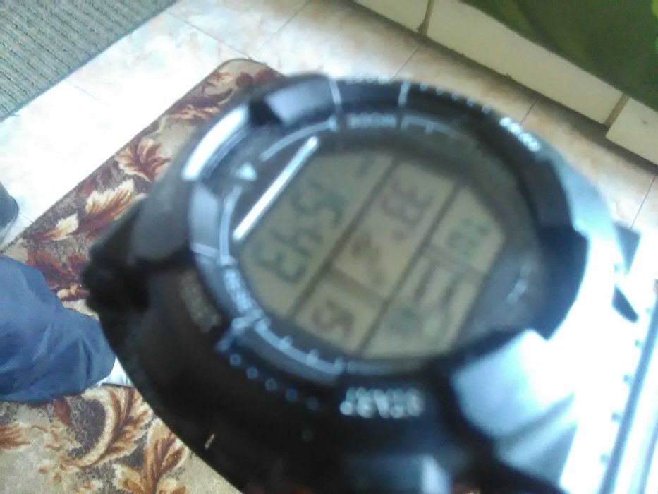 Водоустойчив и удароустойчив часовник