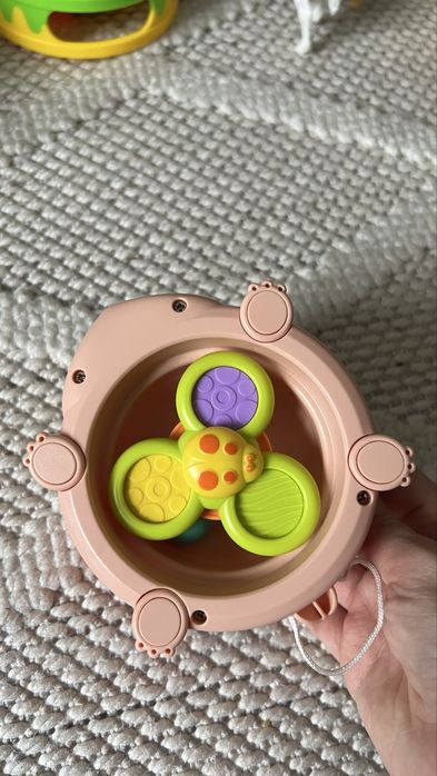 Продам развивающие игрушки