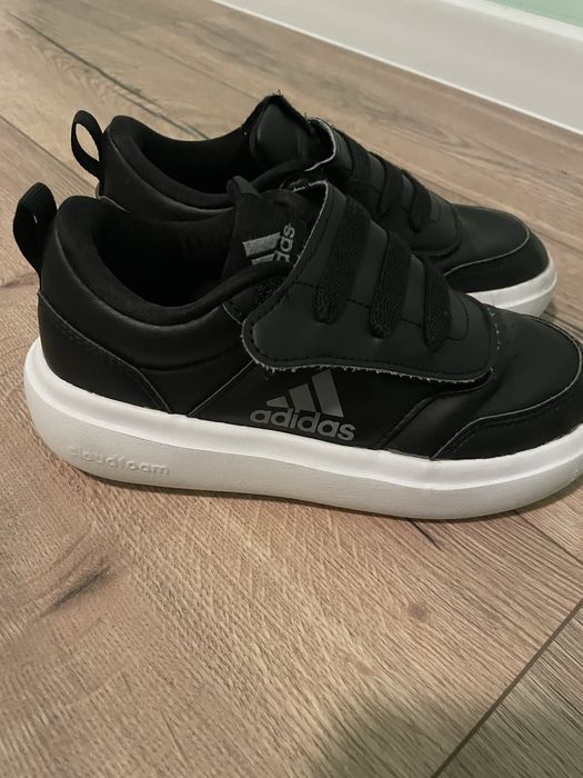 Детски маратонки Adidas, номер 32