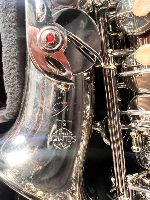 Продам саксофон, срочно.