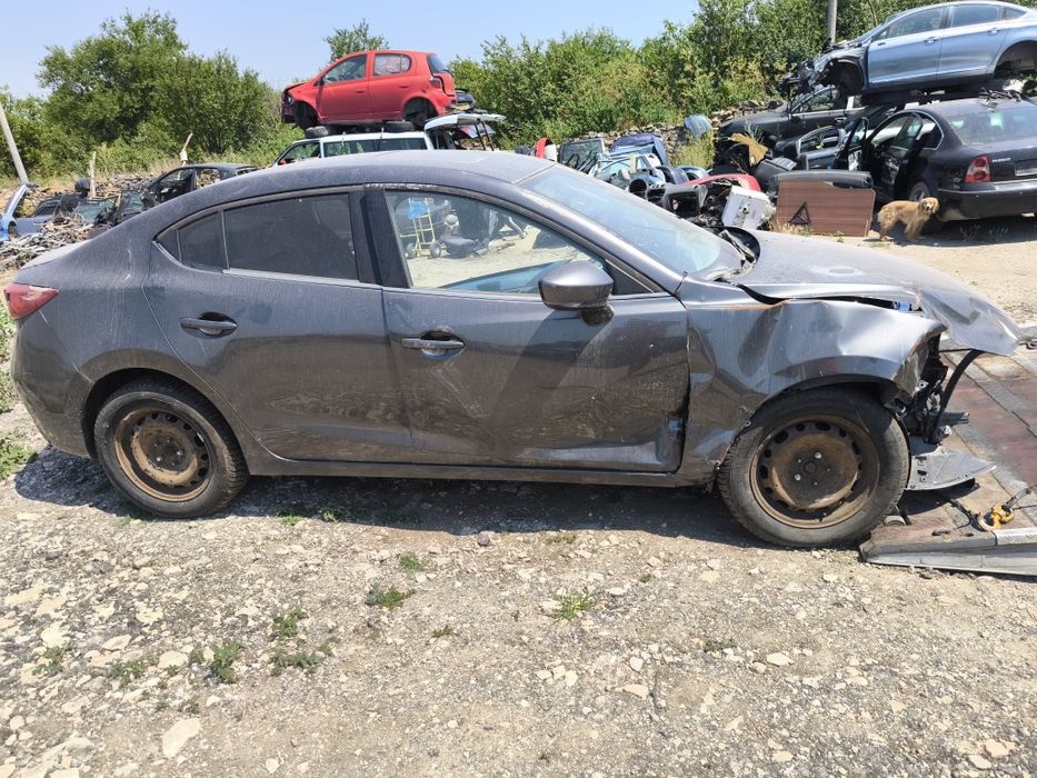 Мазда 3 2017г На части