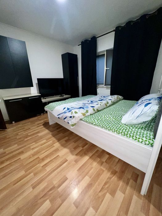 Inchiriez apartament Rovine