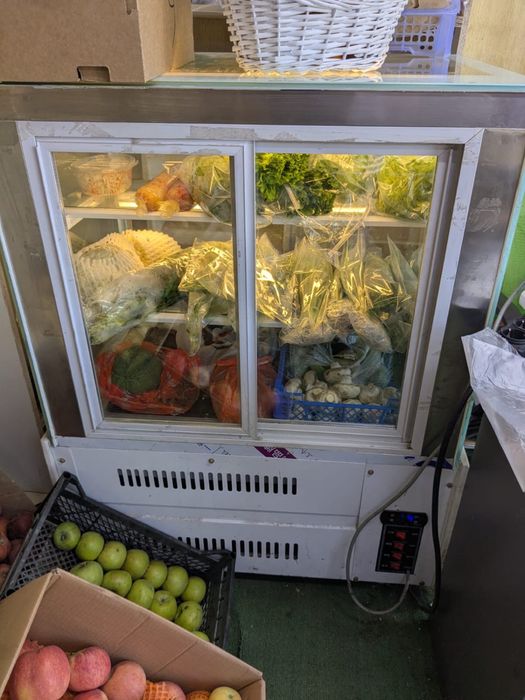 Холодильник витринный
