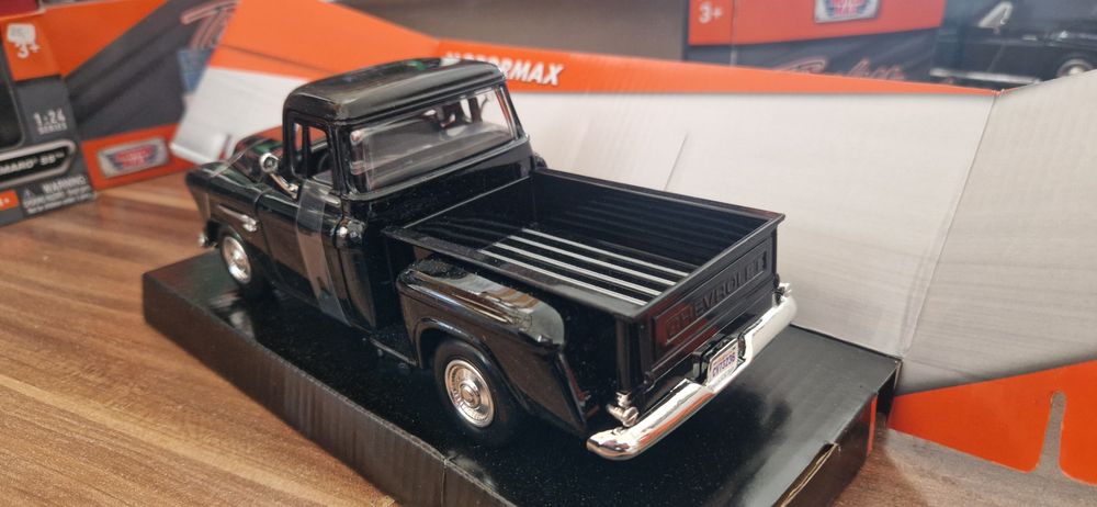 Macheta 1955 chevrolet chevy 5100 stepside pickup 1/24 Motor Max Time