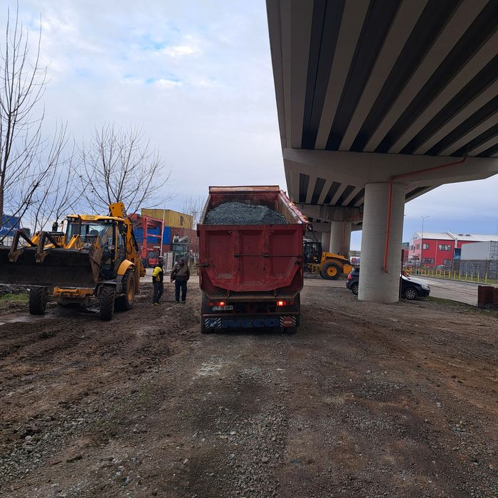 Închiriez miniexcavator, buldoexcavator, manitou, bascule 8x4, bobcat