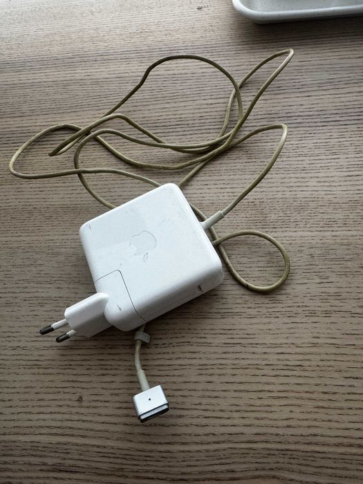 MacBook Pro 13” Retina (2015) – i5 / 8GB / SSD – с оригинално зарядно