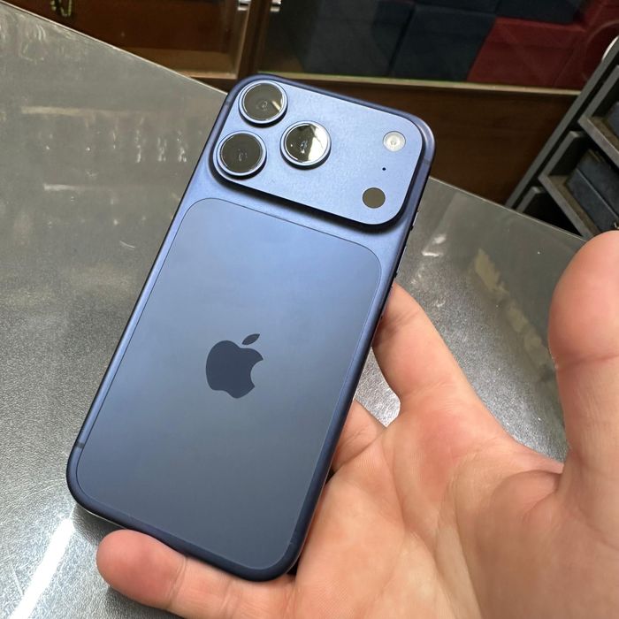 Iphone 17 pro , 256 gb