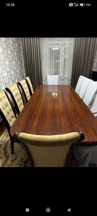 Продаются срочно комплект стол со стульями на 12 персон.