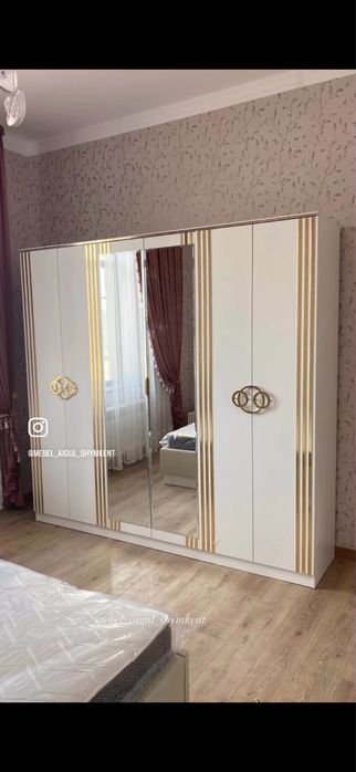 Продается спальный гарнитур