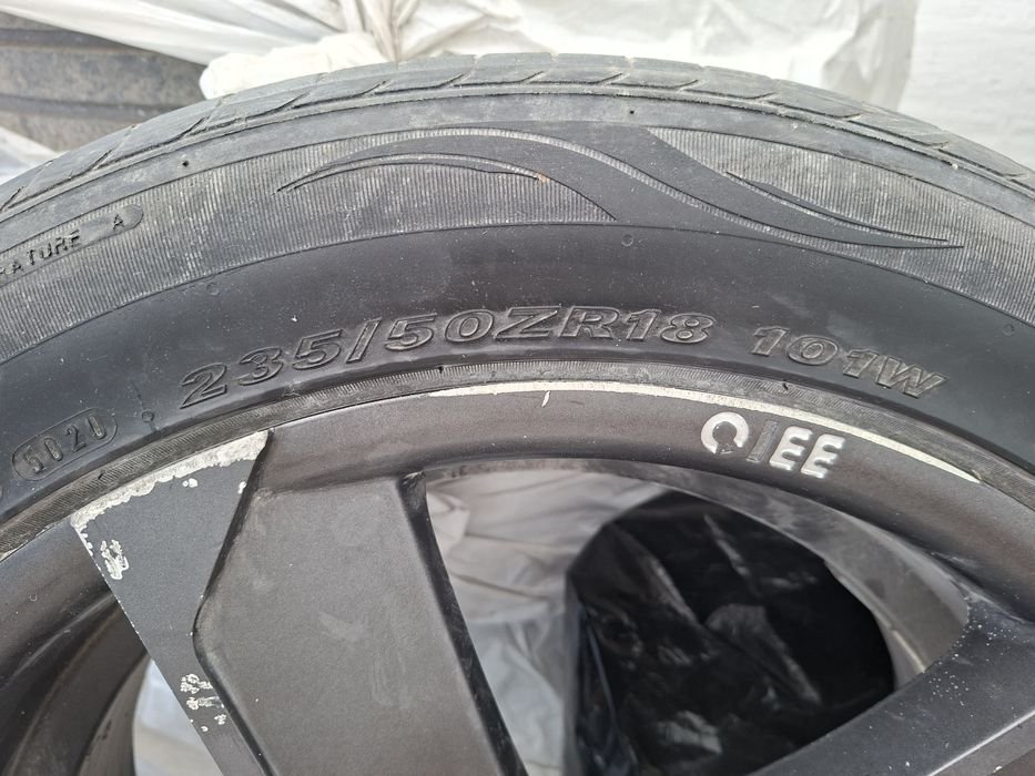 Продам диски с летними шинами R18