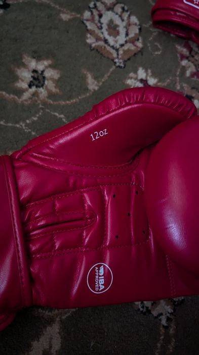 Продам боксерские перчатки