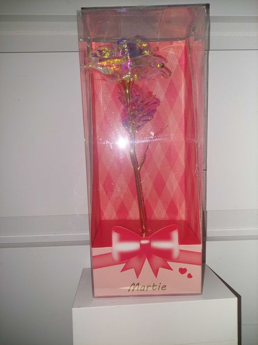 Trandafir cristalizat in cutie cadou, nemuritor