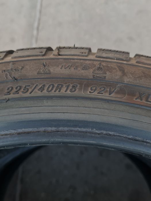 Зимни гуми 2 броя SYRON Everest1 225 40 R18 дот 3920