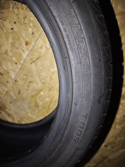 Anvelopa Vara BRIDGESTONE Turanza T005 215/50 R17 95W protecție janta
