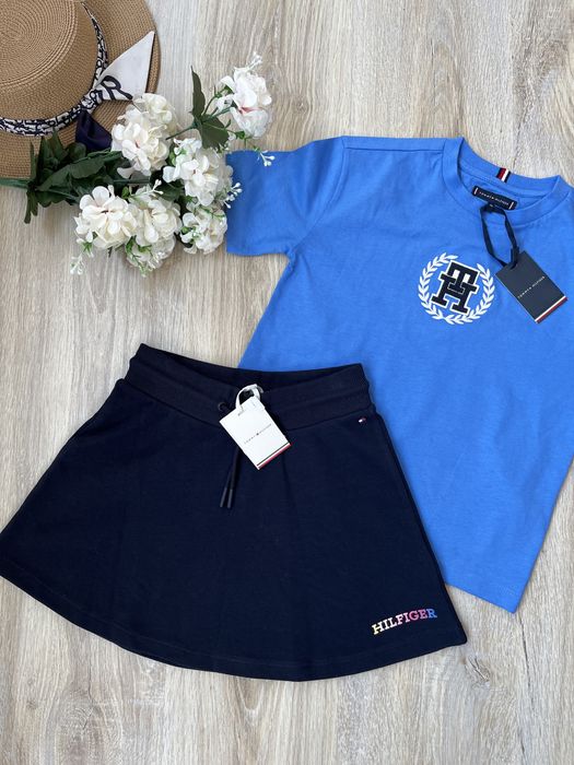 Tommy Hilfiger пола блузка и бански нови с етикет