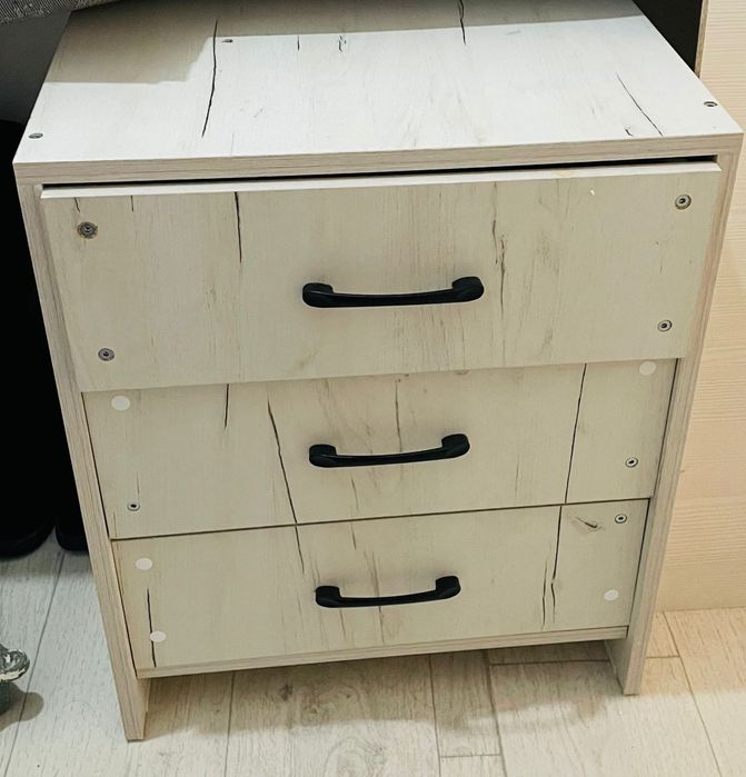 Туалетный столик с зеркалом