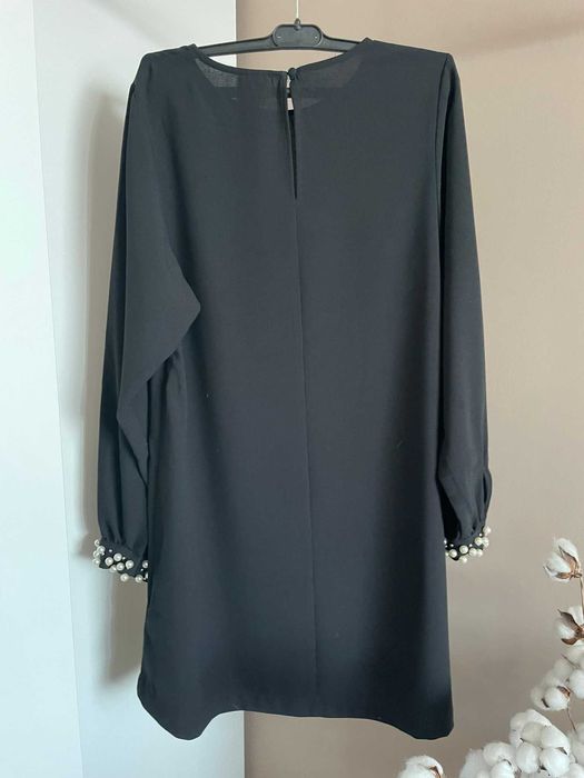 H&M Черна рокля с перли, M/38 EU