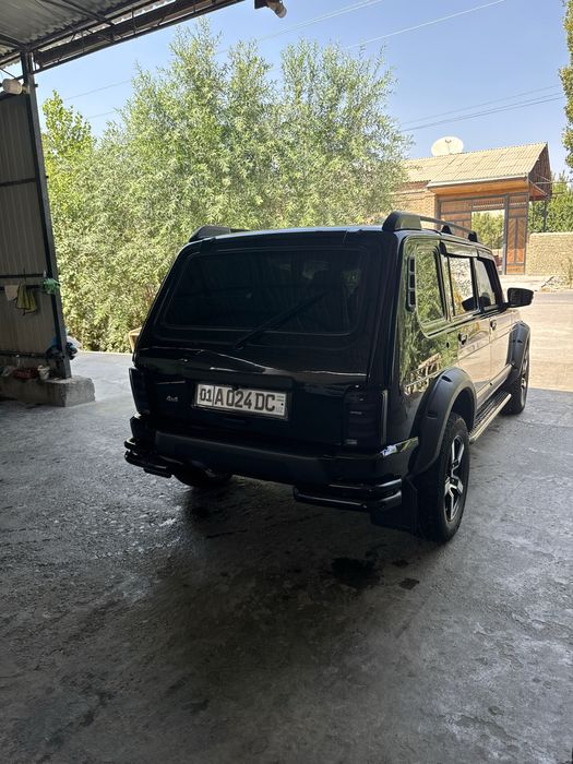 Niva urban. Ideal holatda kraskasi toza