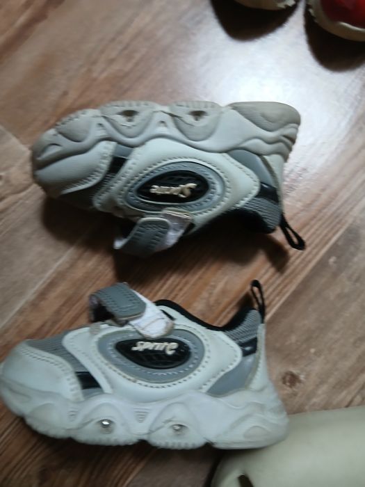 Продаются вещи на фото