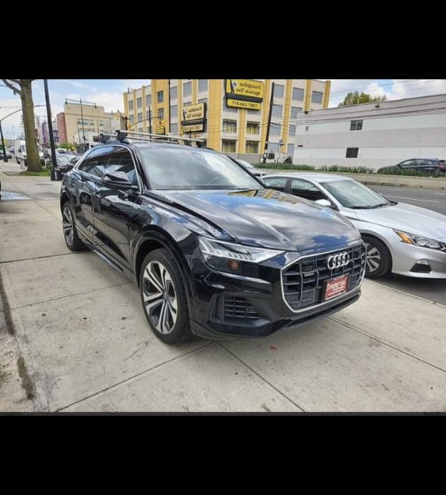 Audi Q8 3.0 340 коня с масаж, хед ъп, 22ки ковани на 25.2 в България