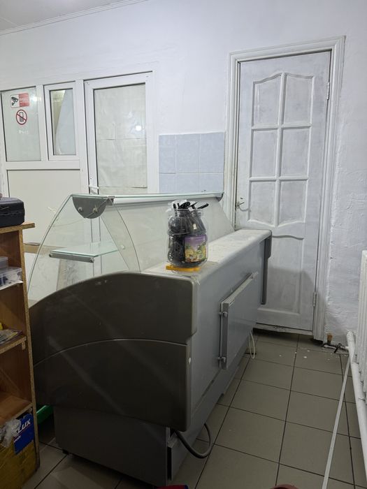 Витринный холодильник